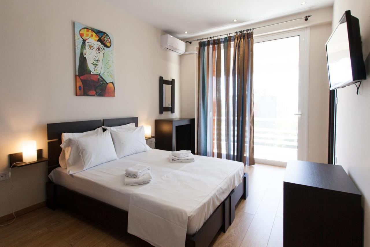 Modern Apt In Glyfada A Breath Away From The Sea - The View 雅典 外观 照片