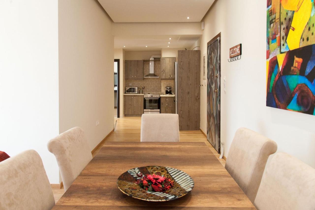 Modern Apt In Glyfada A Breath Away From The Sea - The View 雅典 外观 照片