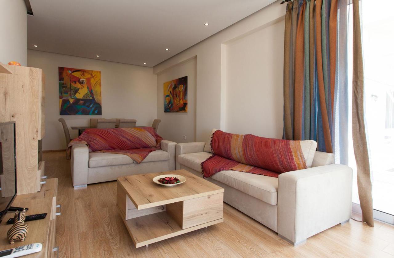 Modern Apt In Glyfada A Breath Away From The Sea - The View 雅典 外观 照片