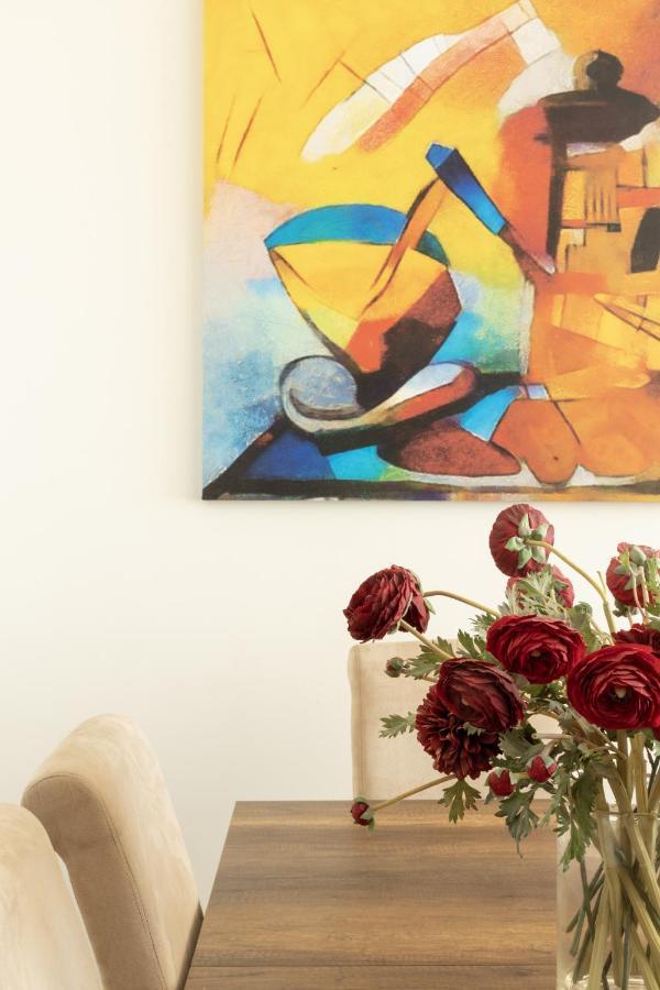 Modern Apt In Glyfada A Breath Away From The Sea - The View 雅典 外观 照片