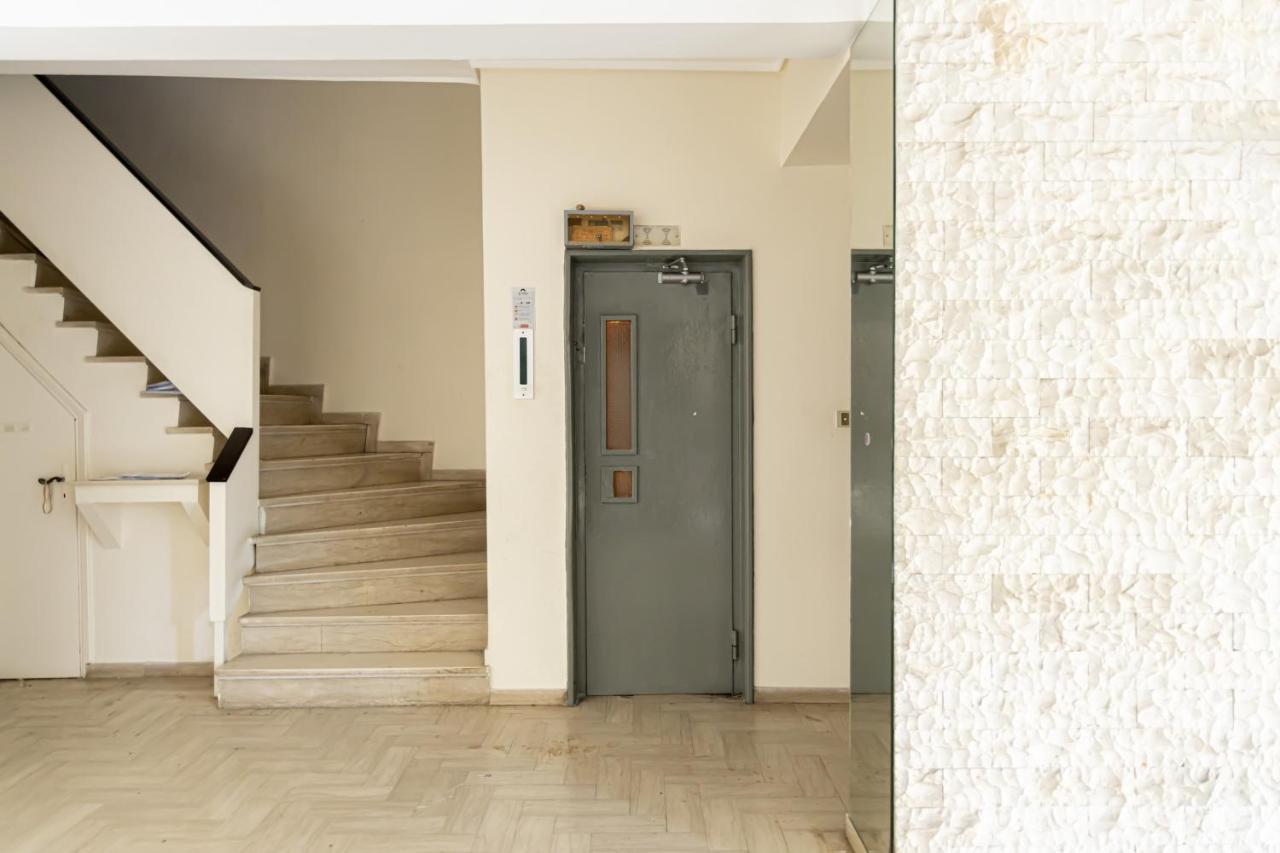 Modern Apt In Glyfada A Breath Away From The Sea - The View 雅典 外观 照片