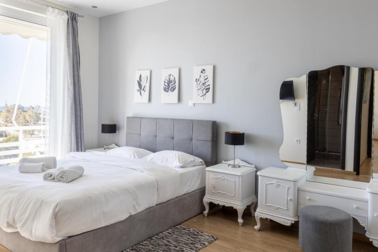 Modern Apt In Glyfada A Breath Away From The Sea - The View 雅典 外观 照片